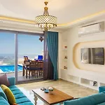 Uezuemlue 3 Bedroom Secluded With Private Pool Hot Tub Villa *