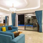 Uezuemlue 3 Bedroom Secluded With Private Pool Hot Tub Villa *