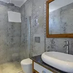 Uezuemlue 3 Bedroom Secluded With Private Pool Hot Tub Villa *