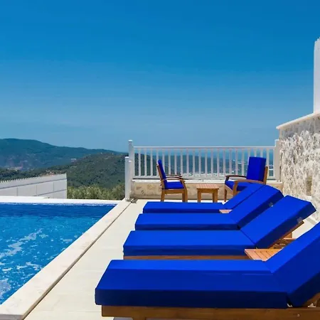 Uezuemlue 3 Bedroom Secluded With Private Pool Hot Tub * كالكان