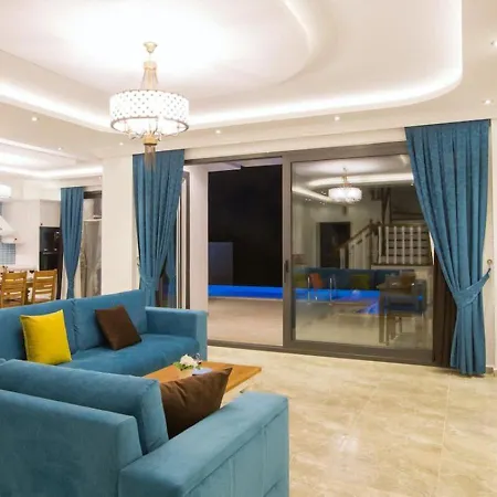 Uezuemlue 3 Bedroom Secluded With Private Pool Hot Tub Villa *
