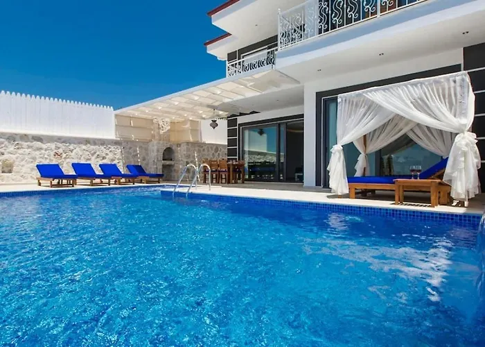 Uezuemlue 3 Bedroom Secluded With Private Pool Hot Tub كالكان