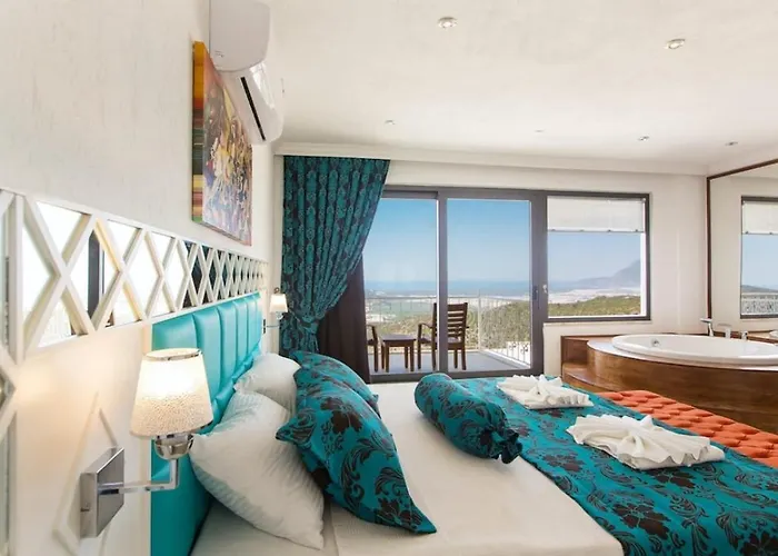 Uezuemlue 3 Bedroom Secluded With Private Pool Hot Tub فيلة كالكان