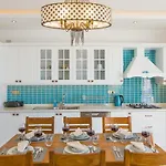 Uezuemlue 3 Bedroom Secluded With Private Pool Hot Tub *