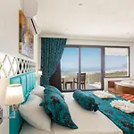 Uezuemlue 3 Bedroom Secluded With Private Pool Hot Tub 빌라 칼칸